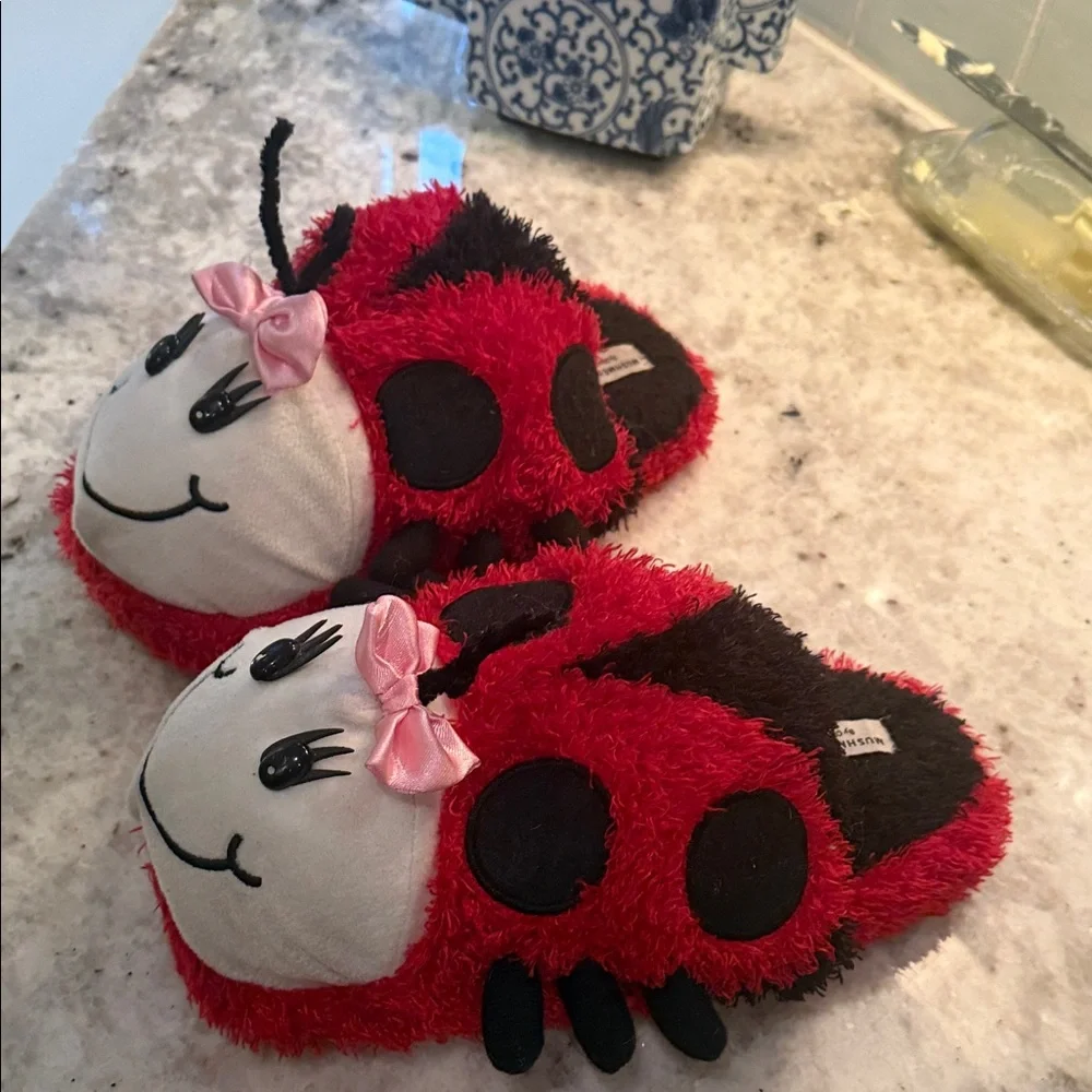 Girls Plush Ladybug Slipper Socks with Pink Bow - Red & Black